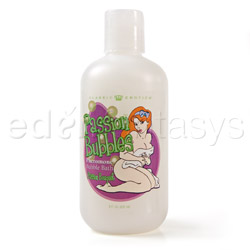 Pheromone bubble bath for lovers
