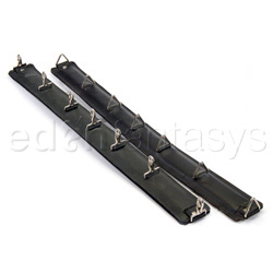 Spreader with snap hooks