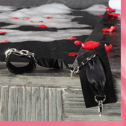 Sutra chainlink cuffs